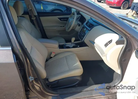 2017 Nissan Altima 2.5 S z USA, uszkodzony, nr VIN 1N4AL3AP0HC136556